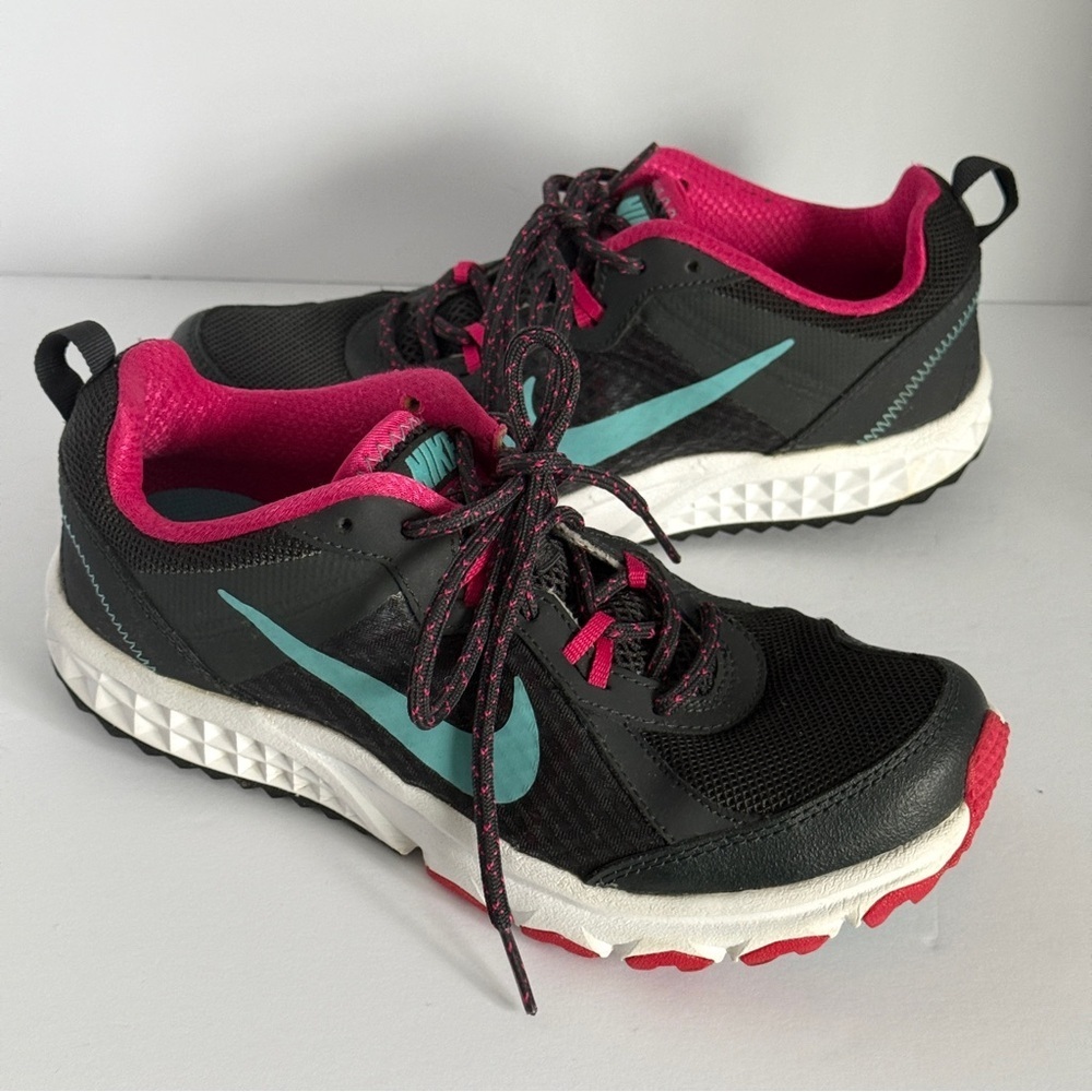 Nike Women's Wild Trail 643074-001 Black Lace Up Running Athletic Shoes Size 7.5